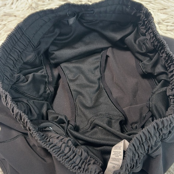 Lululemon Hotty Hot Short II *Long 4" Black - Picture 5 of 6